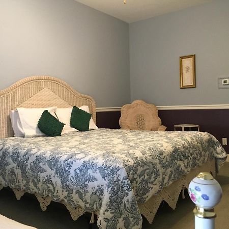 Victorian Veranda Country Inn Lawrence Bagian luar foto