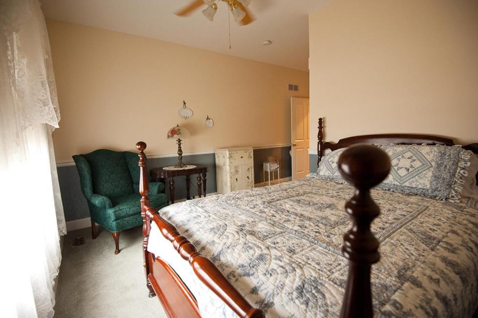 Victorian Veranda Country Inn Lawrence Ruang foto