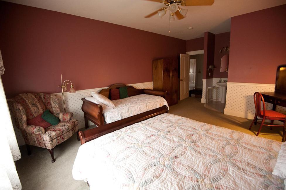 Victorian Veranda Country Inn Lawrence Ruang foto