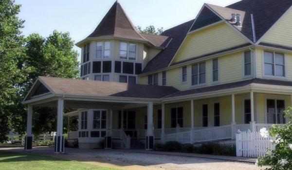 Victorian Veranda Country Inn Lawrence Bagian luar foto